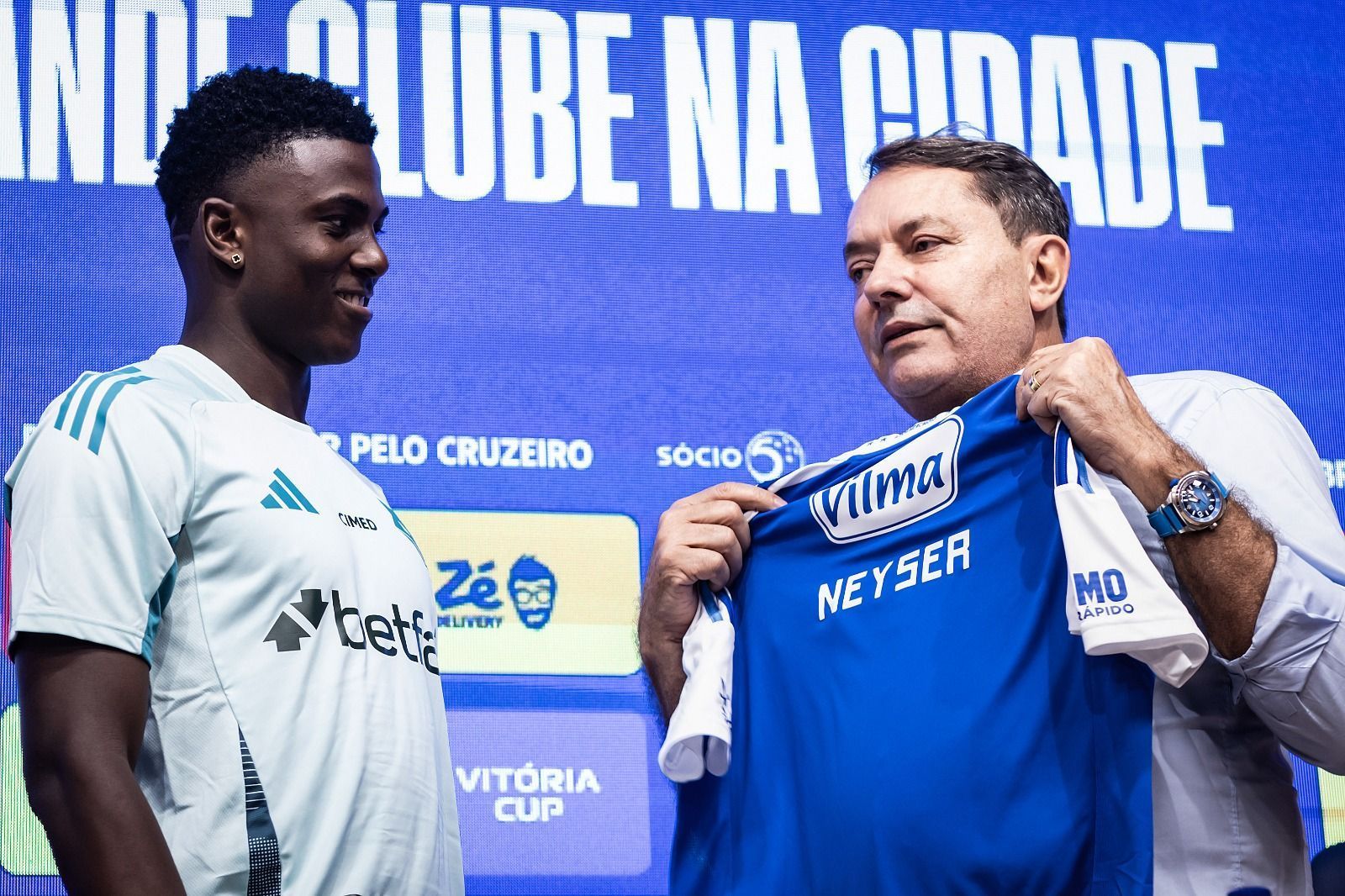 Pedrinho se empolga com contratação do Cruzeiro e destaca concorrência pesada