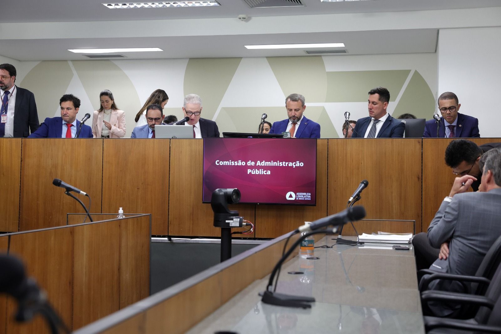 Projeto que autoriza venda de imóveis do Estado é retirado de pauta na ALMG