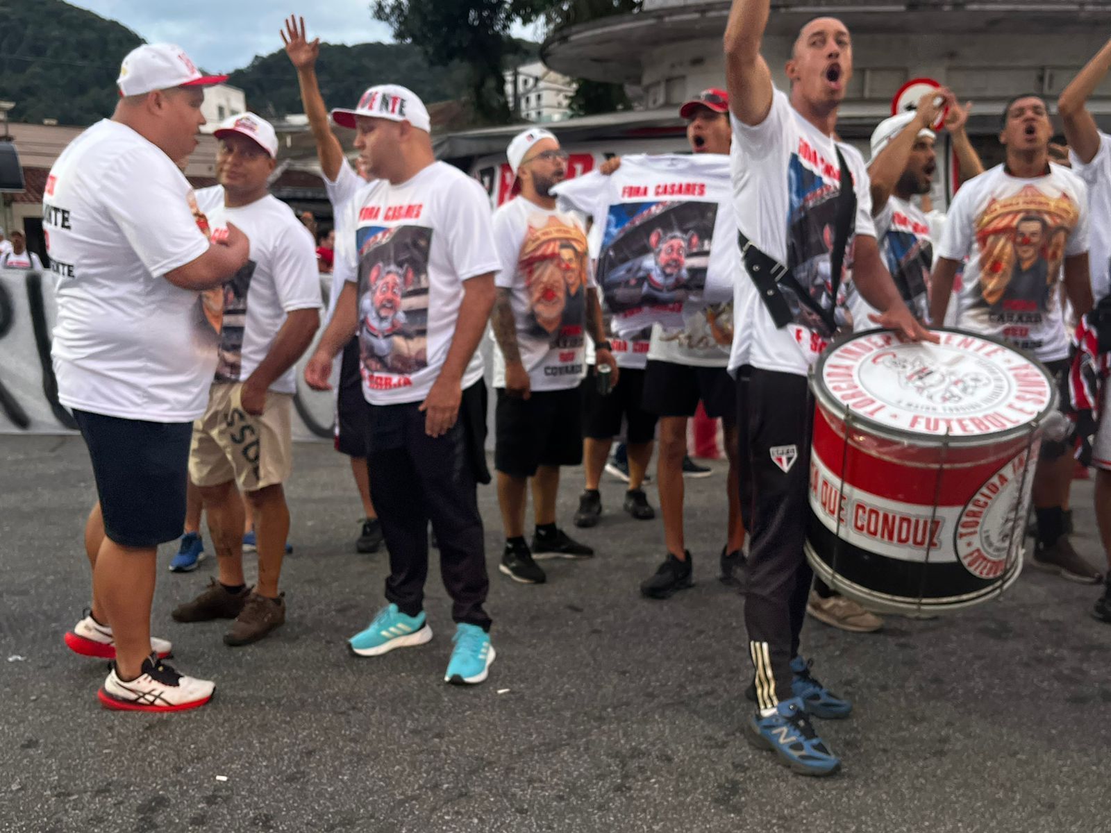 Torcedores do São Paulo organizam novo protesto contra Casares e diretoria