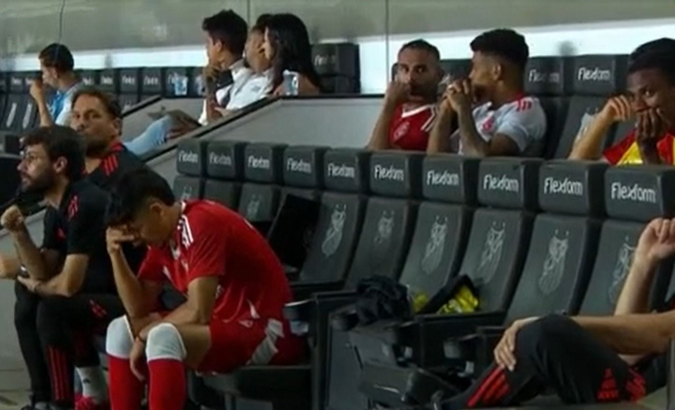 Thiago Maia, do Inter, chora ao ser substituído contra o São Paulo pelo Brasileiro