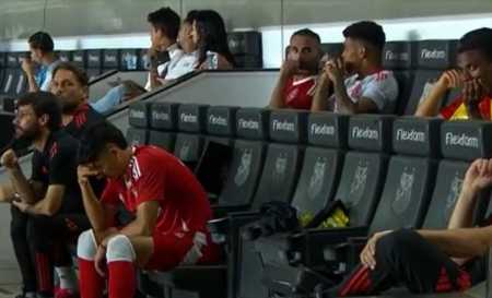 Banco de reservas do Inter na Vila Belmiro, em Santos, contra o São Paulo