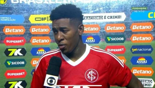 Vitão na saída de campo após a derrota do Inter para o São Paulo