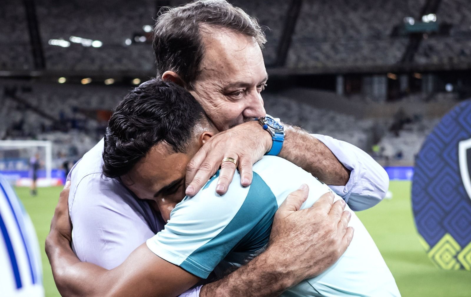 Titular do Cruzeiro recebe homenagem especial de Pedro Lourenço