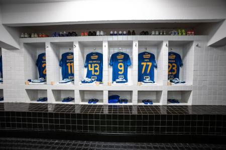 Cruzeiro enfrenta o Santos na Vila Belmiro