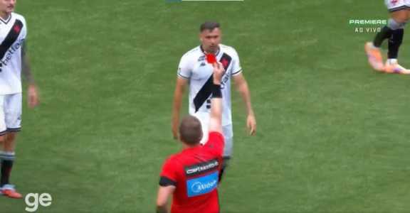 Hugo Moura foi expulso em Atlético x Vasco
