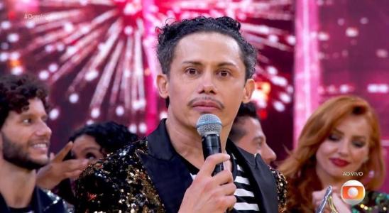 Silvero Pereira discursa na final da Dança dos Famosos