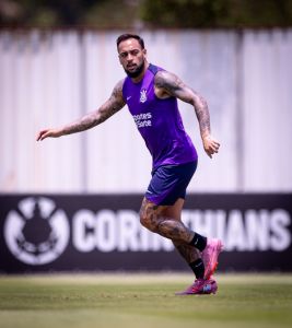 Maycon no CT Joaquim Grava