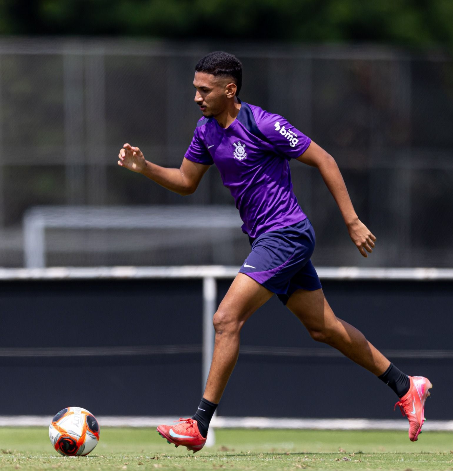 Zagueiro que pertence ao Corinthians não deve permanecer no Atlético-GO; entenda