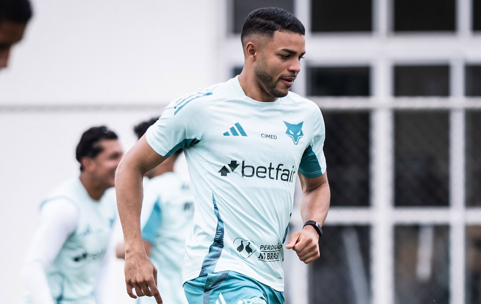 Atacante evolui e fica perto de voltar a jogar pelo Cruzeiro