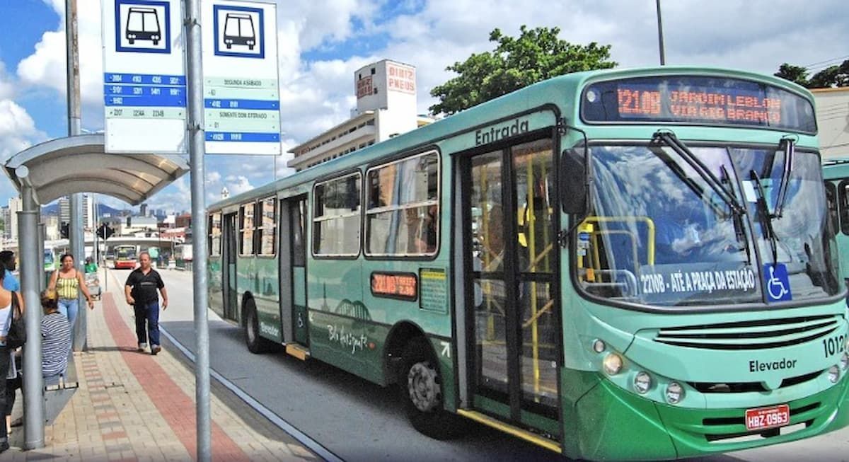 Custo da gratuidade no ônibus pode impactar tarifa de BH, aponta Ipead