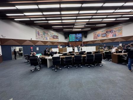 Plenário da Câmara Municipal de Belo Horizonte analisou projetos nesta quarta-feira (10)