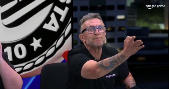 Craque Neto na transmissão da Prime Video durante Cruzeiro x Corinthians