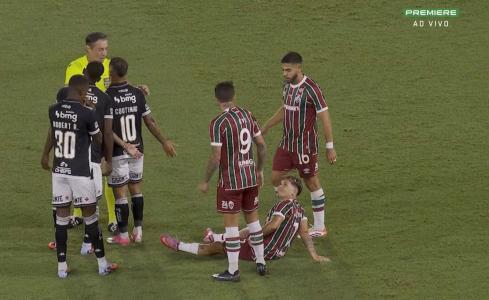 Soteldo sente dores na perna esquerda e é substituído em clássico com o Vasco