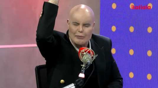Senstivo Rodrigo Tudor em entrevista à Itatiaia