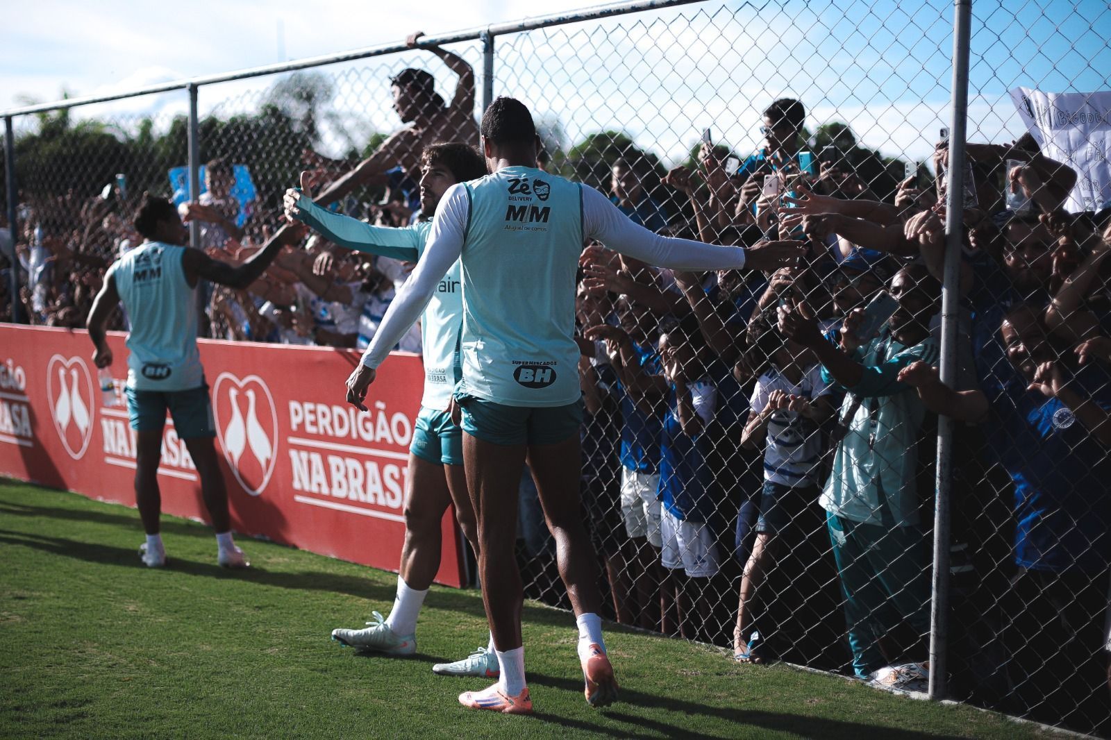 Nos braços da torcida, Cruzeiro fecha preparação para decisão contra o Corinthians