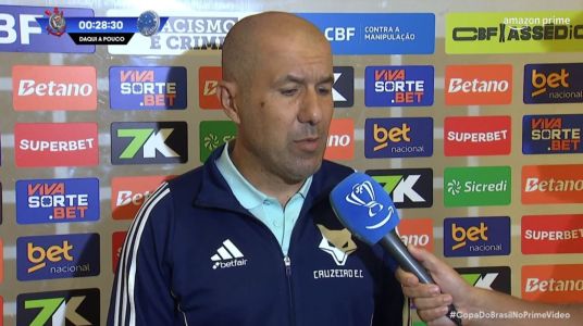 Leonardo Jardim concede entrevista antes de Corinthians x Cruzeiro