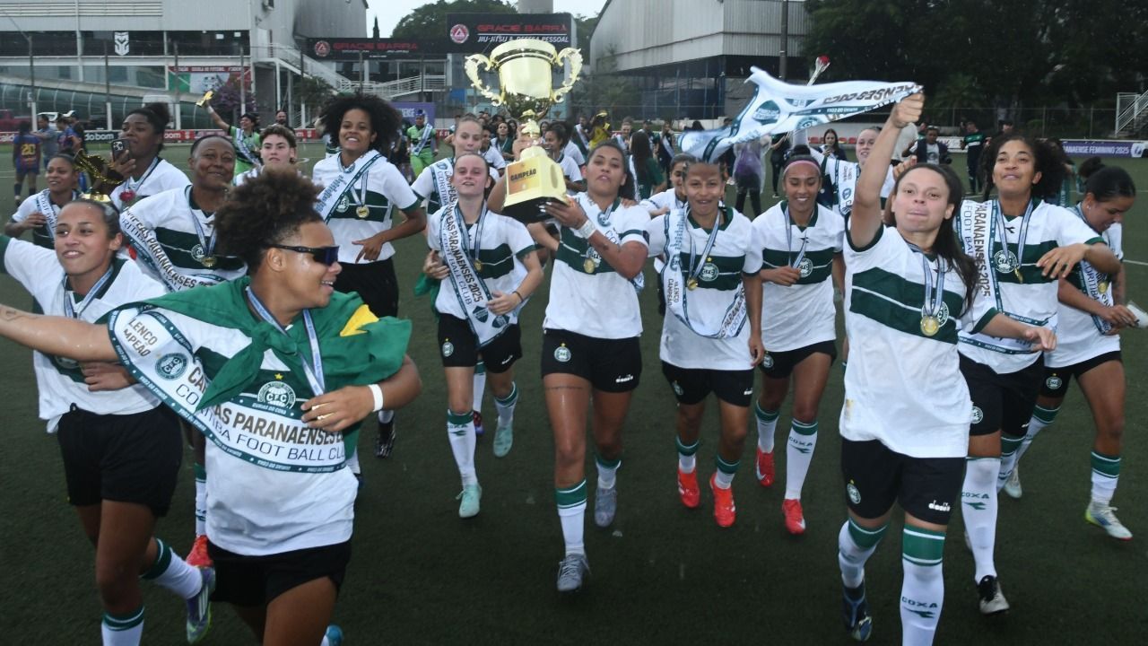 Coritiba faz história e conquista título inédito do Paranaense Feminino
