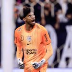Gabigol perde pênalti, Corinthians bate Cruzeiro e está na final da Copa do Brasil
