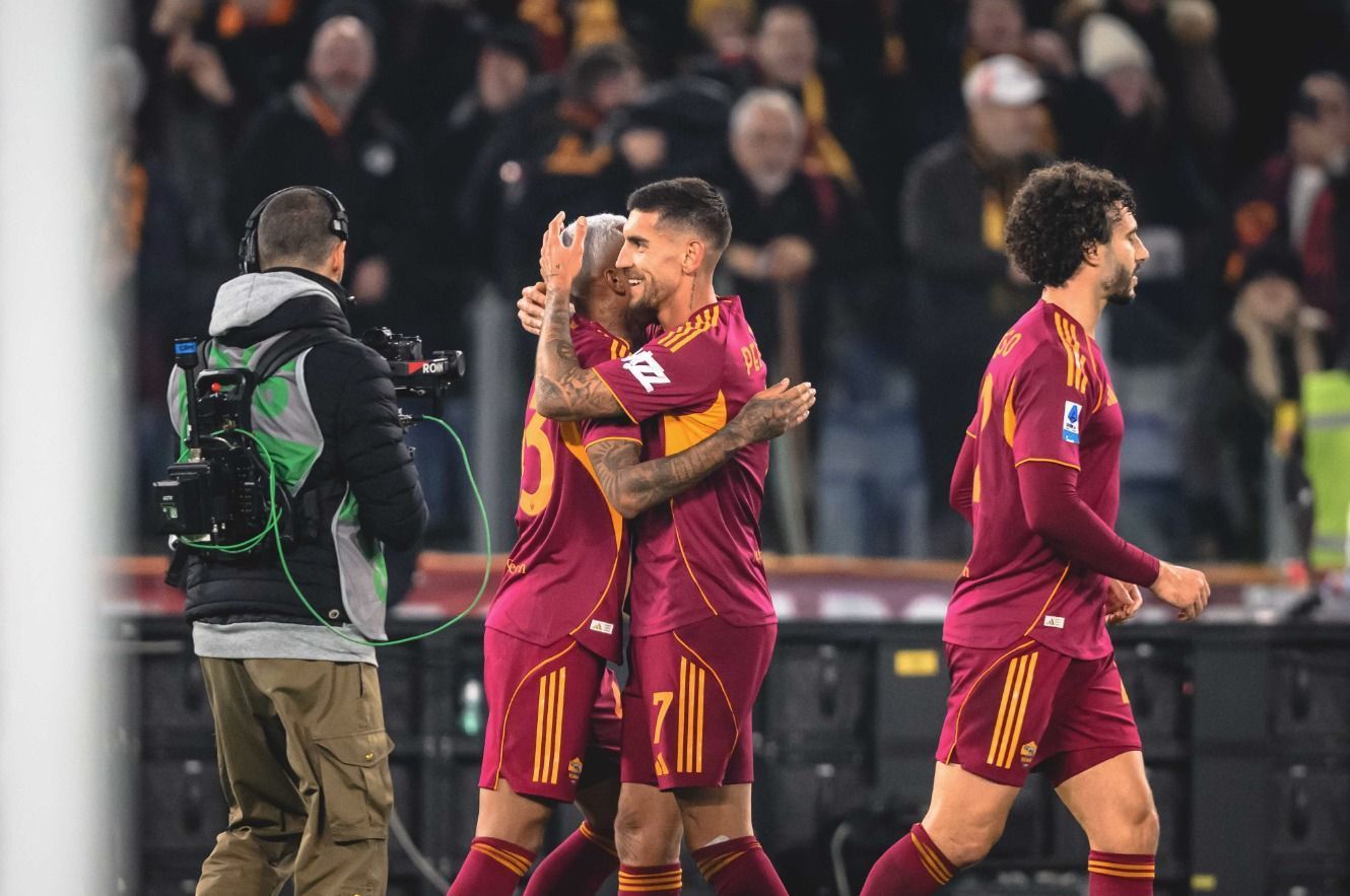 Ex-Flamengo decide, e Roma bate Como pelo Campeonato Italiano
