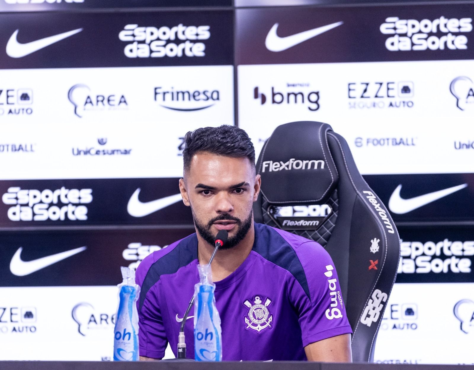Raniele, do Corinthians, abre o jogo sobre dia a dia com Memphis Depay