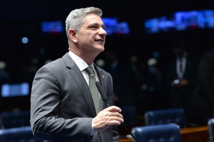 Senador critica PL da Dosimetria e diz que texto 'premia' crimes cometidos em multidão