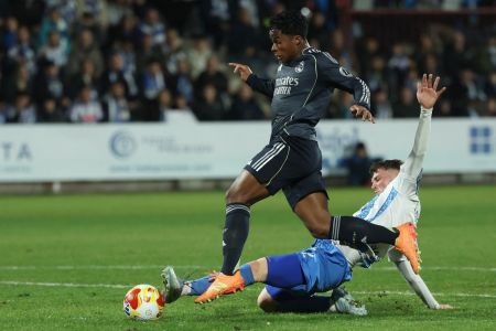 Endrick em ação pelo Real Madrid contra o Talavera