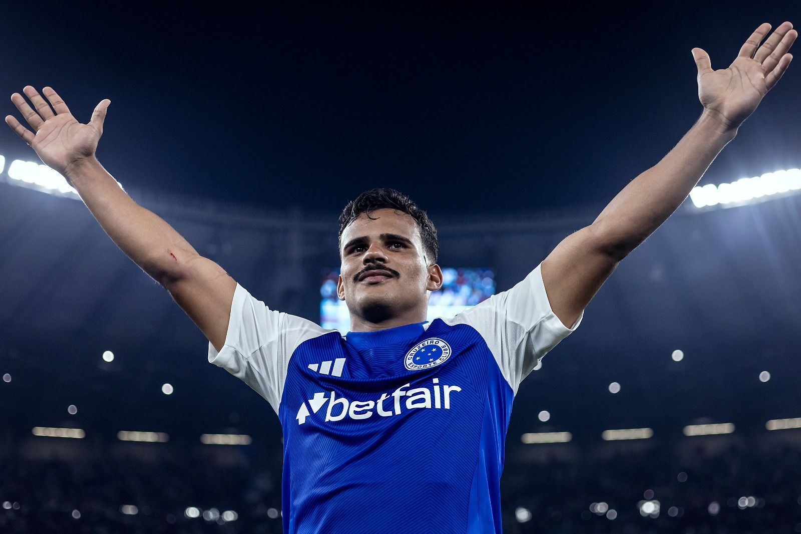Após longa espera, Kaiki tem ano de afirmação no Cruzeiro e ganha projeção nacional