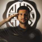 Tricampeão da Libertadores oficializa contratação de ex-Cruzeiro e Athletico-PR