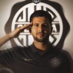 Tricampeão da Libertadores oficializa contratação de ex-Cruzeiro e Athletico-PR