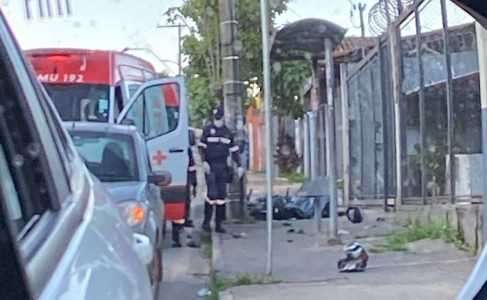 Acidente ocorreu na manhã deste domingo (21)
