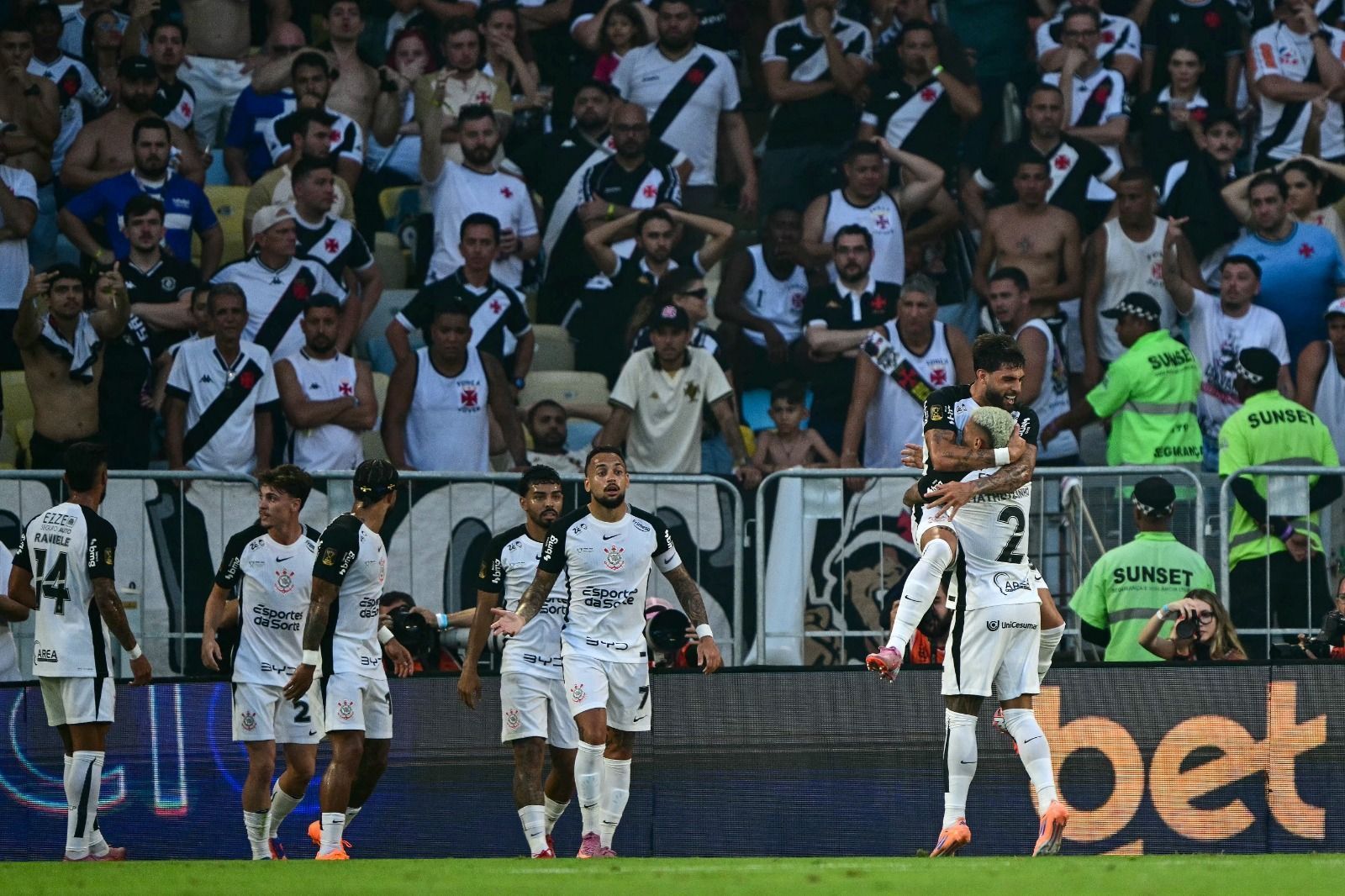 Corinthians revive Mundial de 2000 ao conquistar título sobre o Vasco no Maracanã
