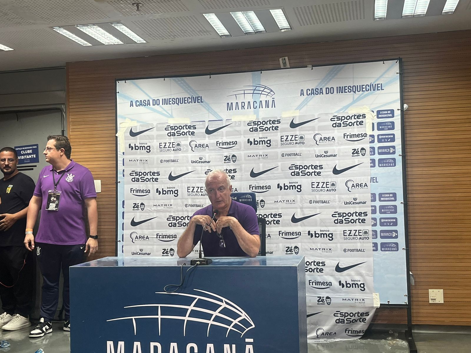 Técnico do Corinthians comenta relação com torcida após título: 'Tinha uma dívida'