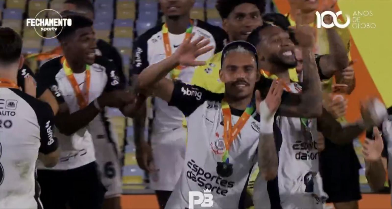 Ex-Flamengo, titular do Corinthians provoca Vasco após título da Copa do Brasil