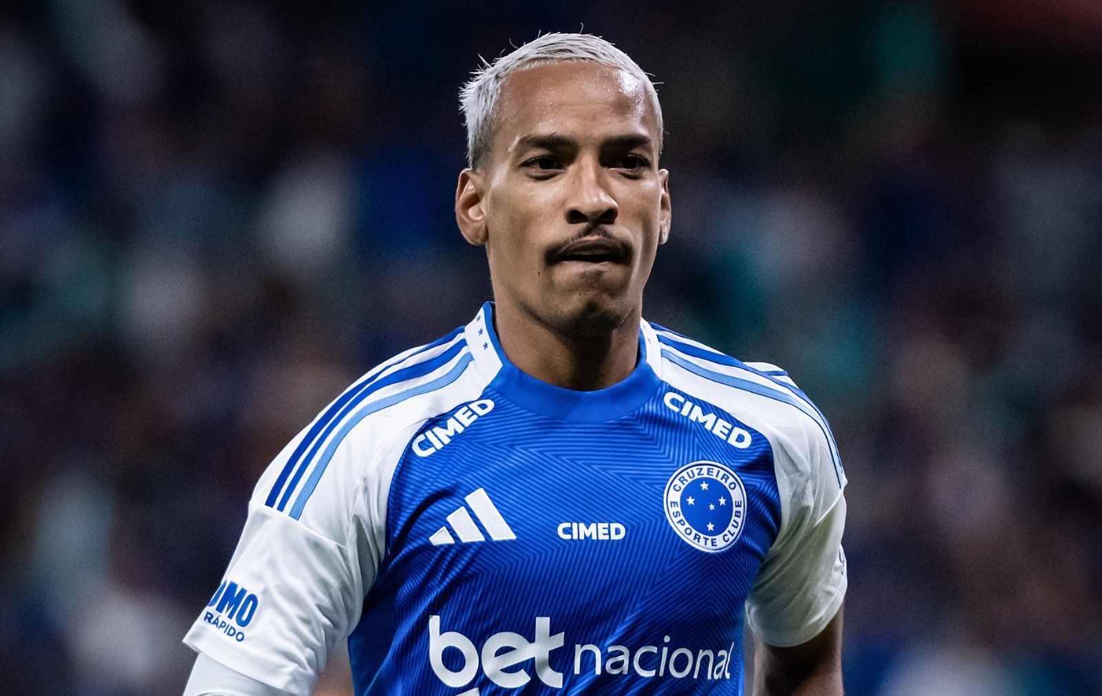 Tite entra em ação, e Cruzeiro avança para renovar contrato de Matheus Pereira