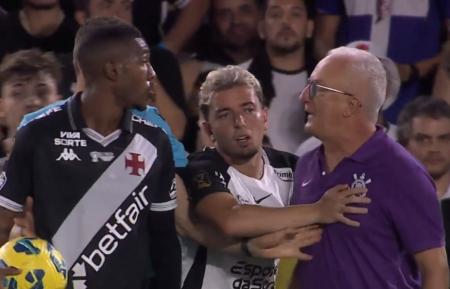 Discussão entre Rayan e Dorival Júnior durante final da Copa do Brasil entre Vasco e Corinthians