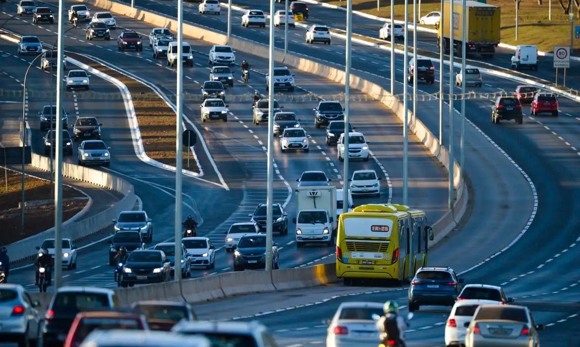 Minas Gerais publica regras do IPVA para 2026 com isenção inédita para veículos antigos