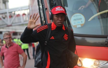 Vitão, zagueiro do Inter