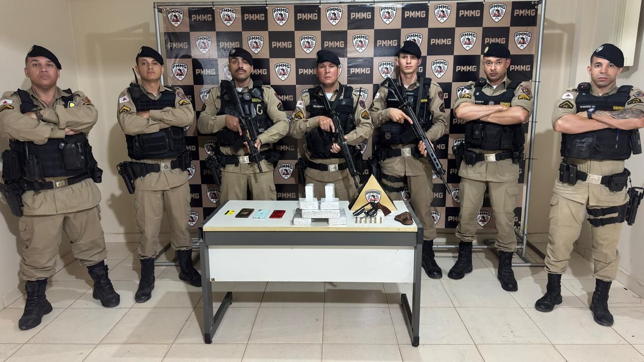 PM apreende oito tabletes de cocaína que seriam revendidos durante o final de ano em Taiobeiras