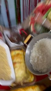 Mesa com ceia se parte em MG