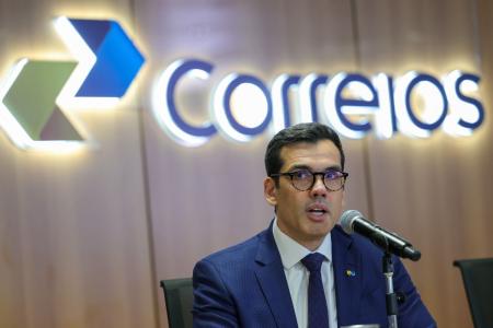 O presidente dos Correios, Emmanoel Rondon, apresenta as medidas prioritárias do Plano de Reestruturação 2025–2027
