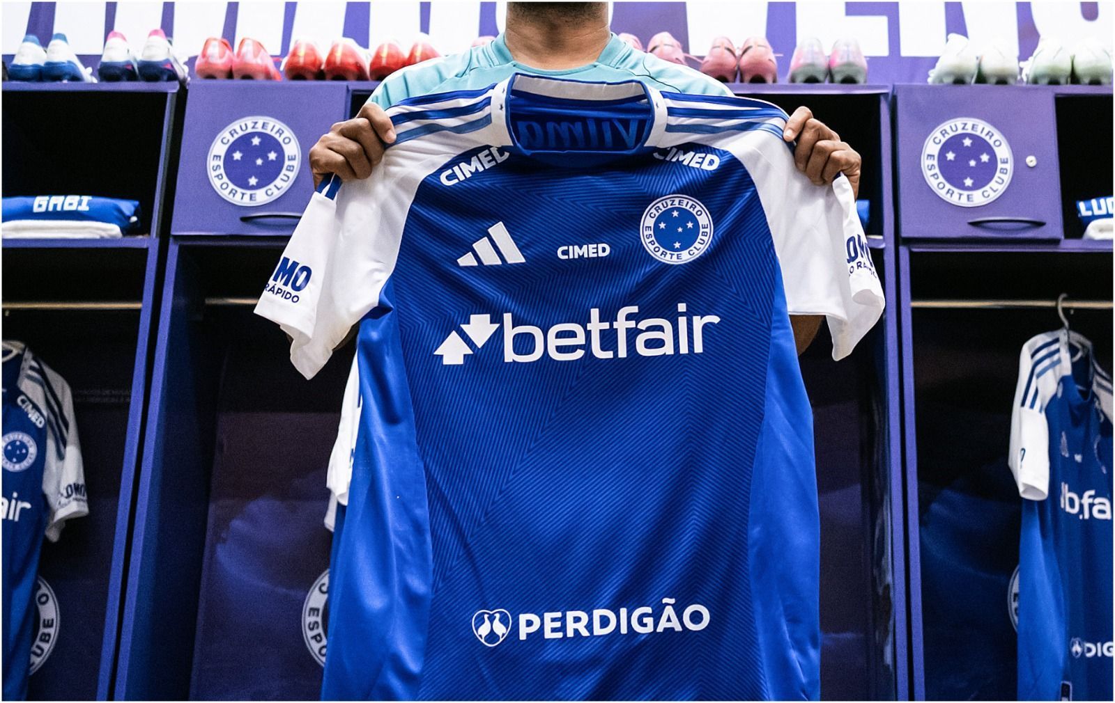 Cruzeiro encerra ano com cerca de 300 mil peças esportivas vendidas