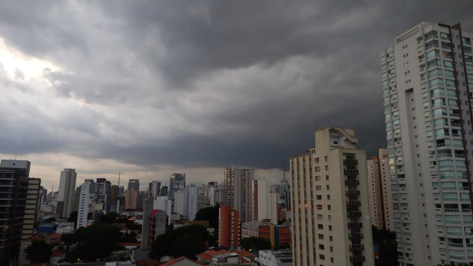 Queda na temperatura: veja a previsão do tempo para o domingo (23) em São Paulo