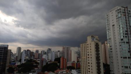 Clima: Pancadas de chuvas devem surgir nesta semana em SP | CNN Brasil