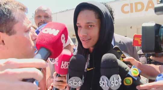 Após detenção, rapper Oruam deixa delegacia no Rio de Janeiro | CNN Brasil