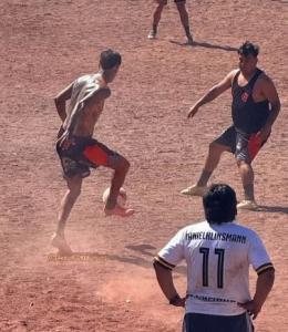 Erick Pulgar participa joga 'futebol raiz' em cidade no interior do Chile