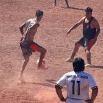 Titular do Flamengo participa de ‘futebol raiz’ com amigos em cidade do Chile