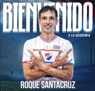 Roque Santa Cruz é anunciado como reforço do Nacional, do Paraguai