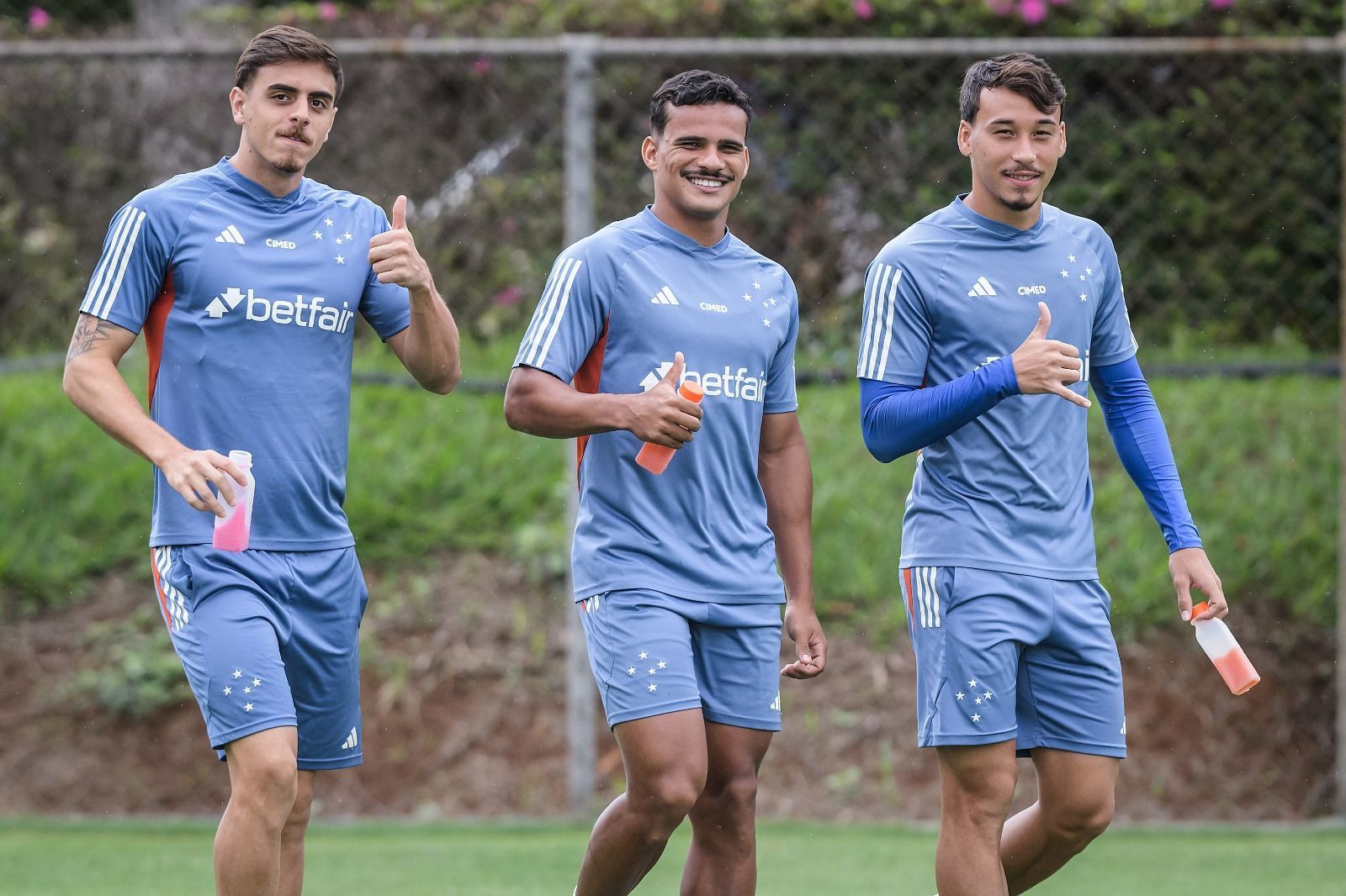 De saída, zagueiro se despede do Cruzeiro e manda recado