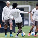 Fora da Copinha por lesão, lateral aguarda para definir futuro no Corinthians