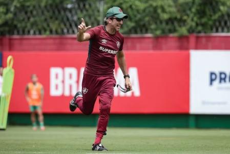 Luís Zubeldía se reapresentou com o primeiro elenco do Fluminense